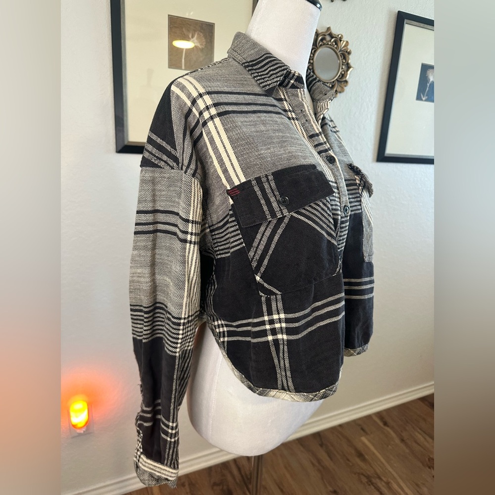 Bdg Button Down Crop Flannel - image 3